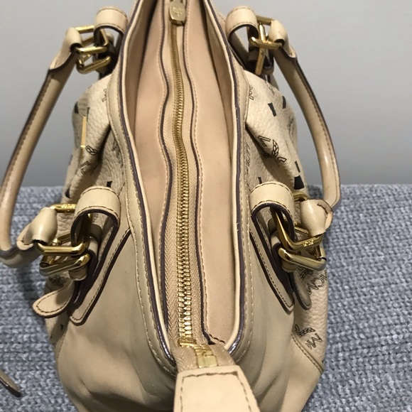 MCM bag🌹 - Picture 3 of 15